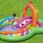 Bestway zenés felfújható vízi játszótér csúszdával – 295×190×137 cm – szórakozás vízzel és játékkal