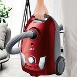 AEG porszívó 750W